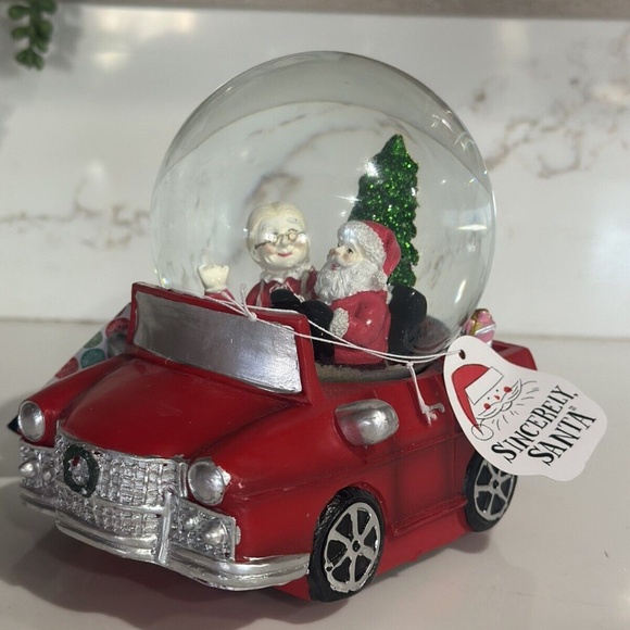 Mr & Mrs Claus In Car Musical Snow Globe - Picture 1 of 5